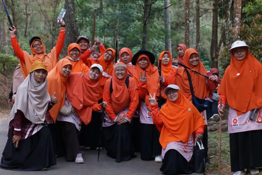 Menyala Emak-Emak Latansa! Menyala Emak-Emak Latansa!